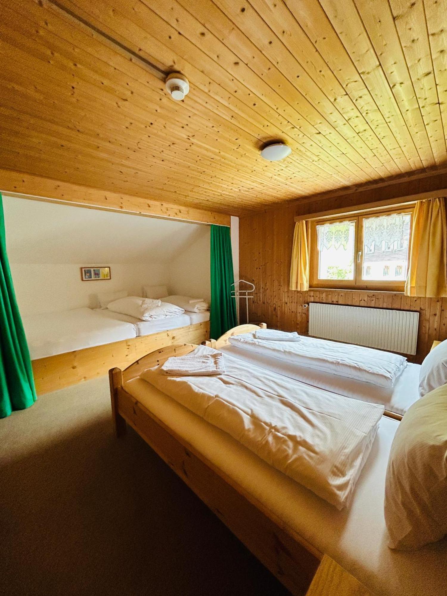 Gasthaus Roessli Versam Dış mekan fotoğraf