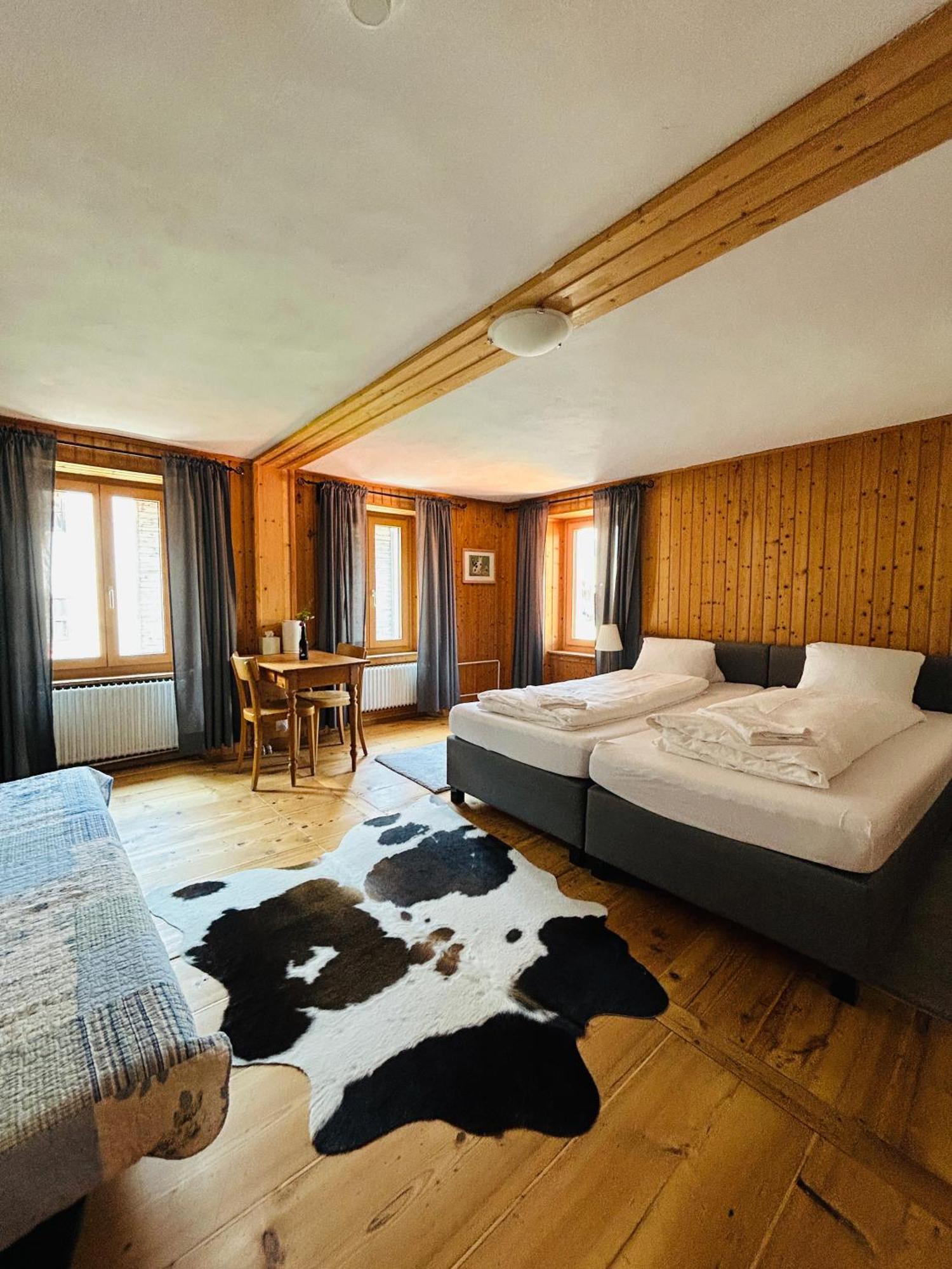 Gasthaus Roessli Versam Dış mekan fotoğraf