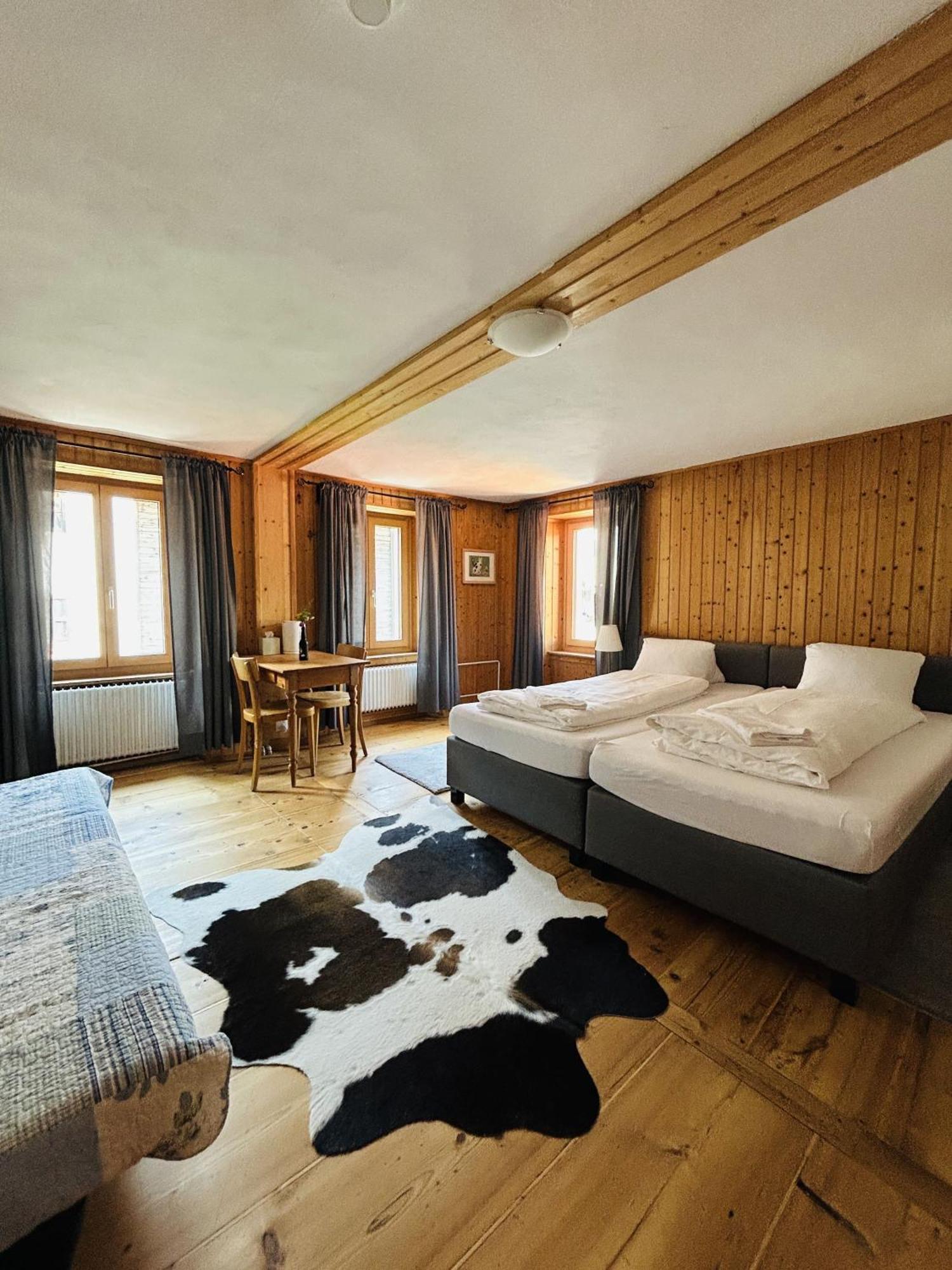 Gasthaus Roessli Versam Dış mekan fotoğraf