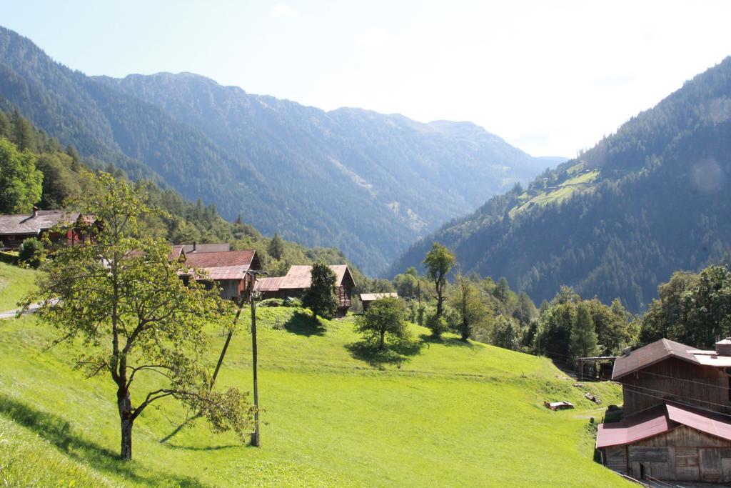 Gasthaus Roessli Versam Dış mekan fotoğraf